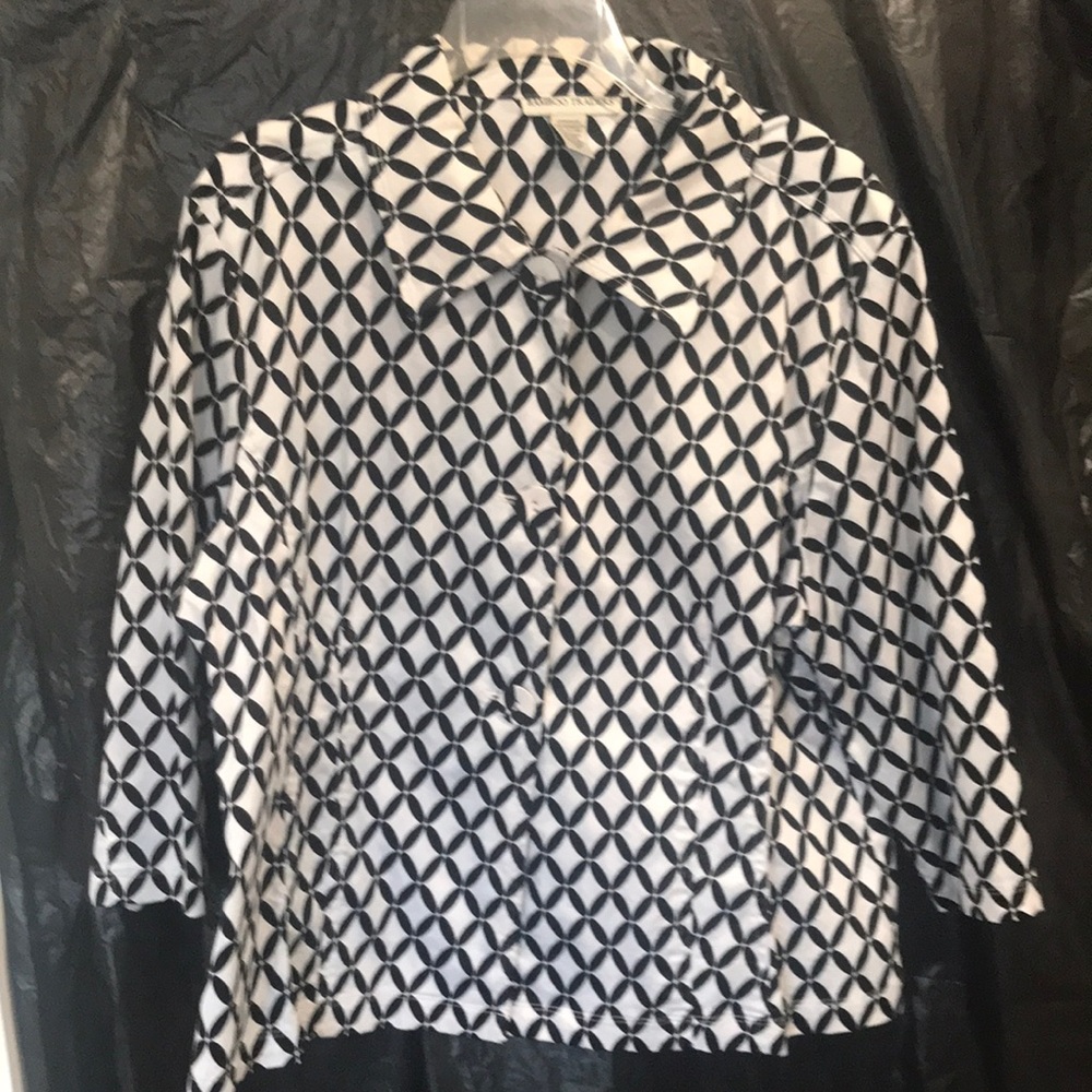 Women over size blouse white/black size 1X sleeve 18 in length